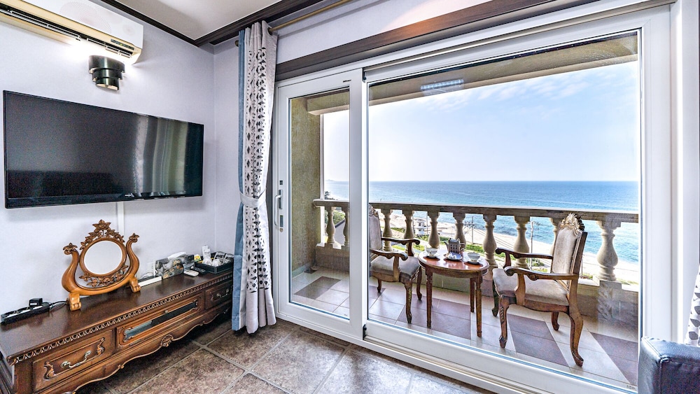 gangneung pension sea and pet friendly