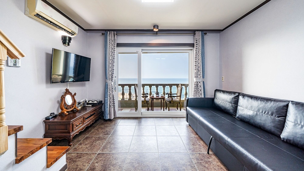 gangneung pension sea and pet friendly