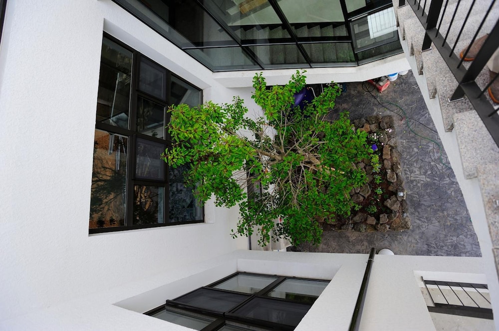 hannah guest house hostel