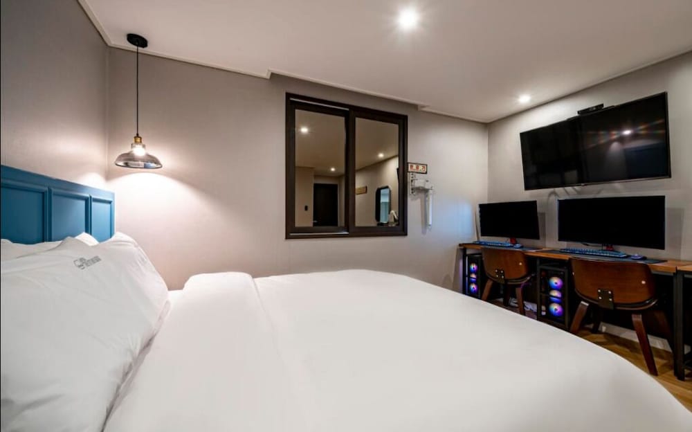 the stone bridge hotel