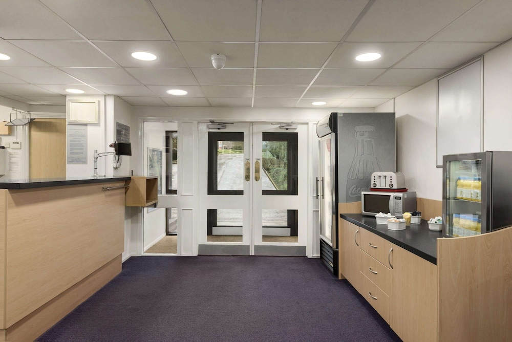 days inn by wyndham bridgend cardiff m4