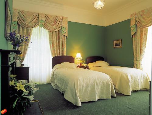ivyleigh house adults only