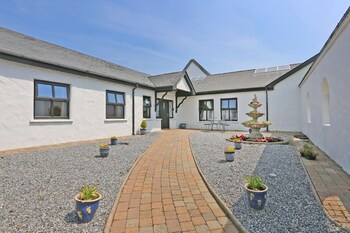 the courtyard bandb