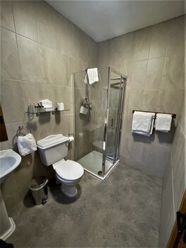 The Courtyard B&B,Shannon>>Bunratty,3 star