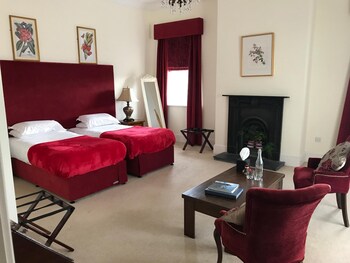 emlagh country house adults only