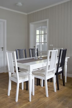 lonsleira apartments