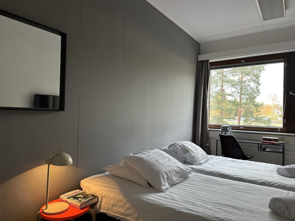 the rooms airport 20rooms