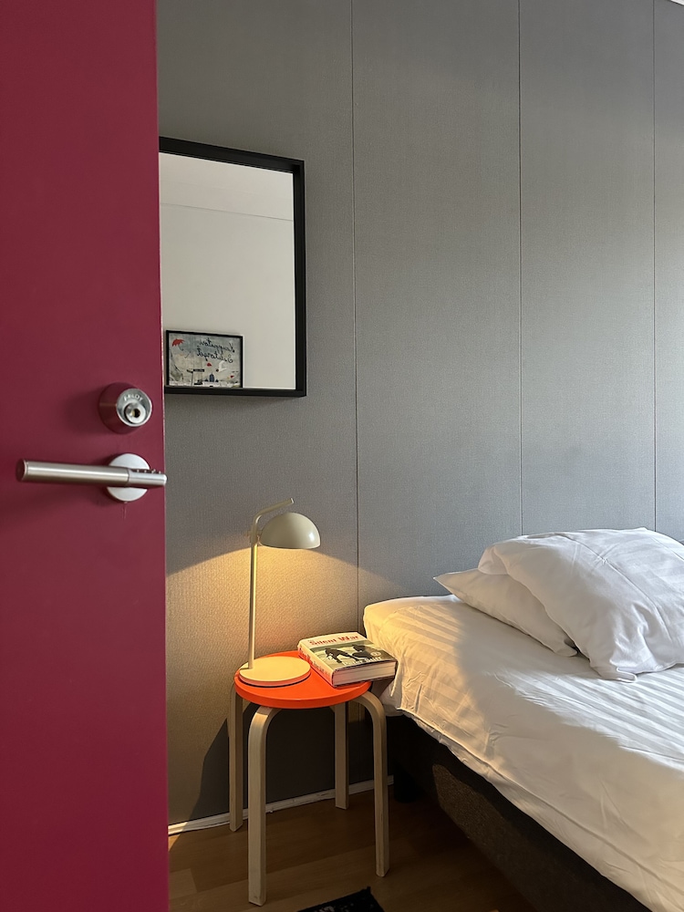 the rooms airport 20rooms