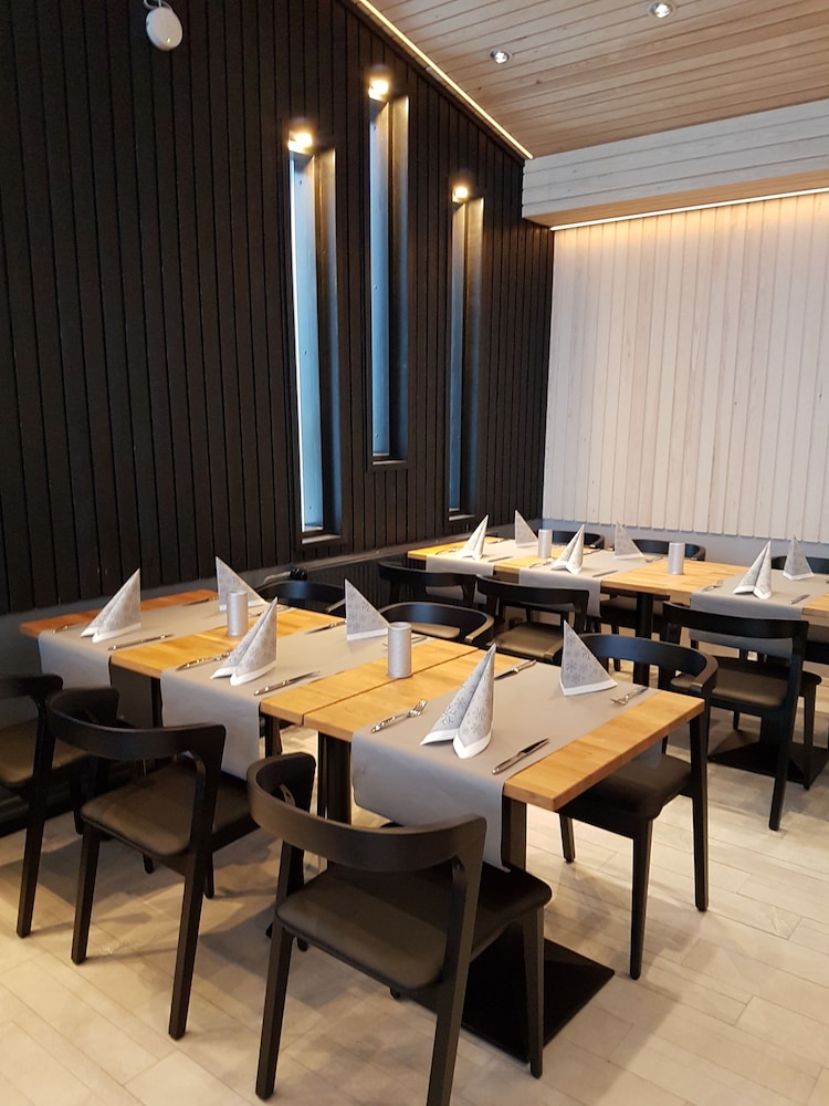 santas igloos arctic circle