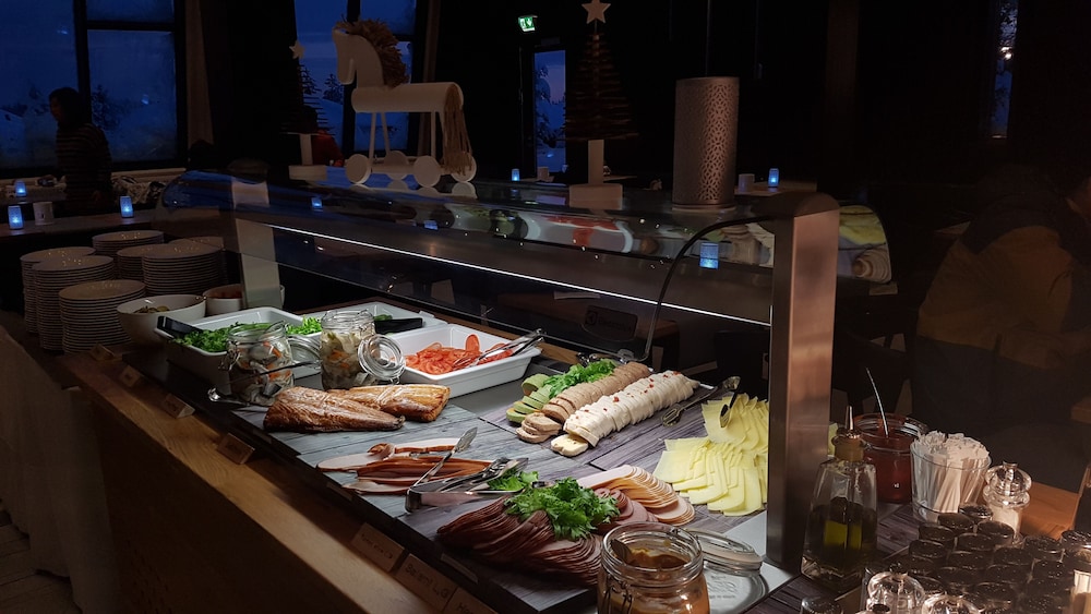 santas igloos arctic circle