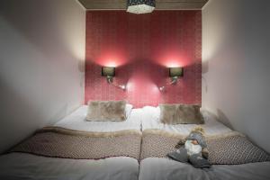 santas igloos arctic circle