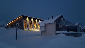 santas igloos arctic circle