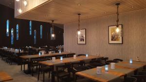 santas igloos arctic circle