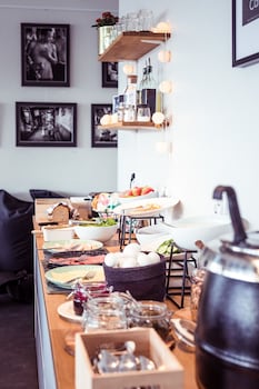 hostel cafe koti