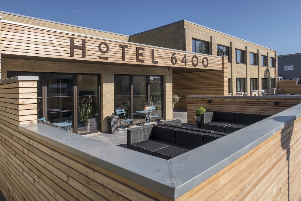 hotel 6400