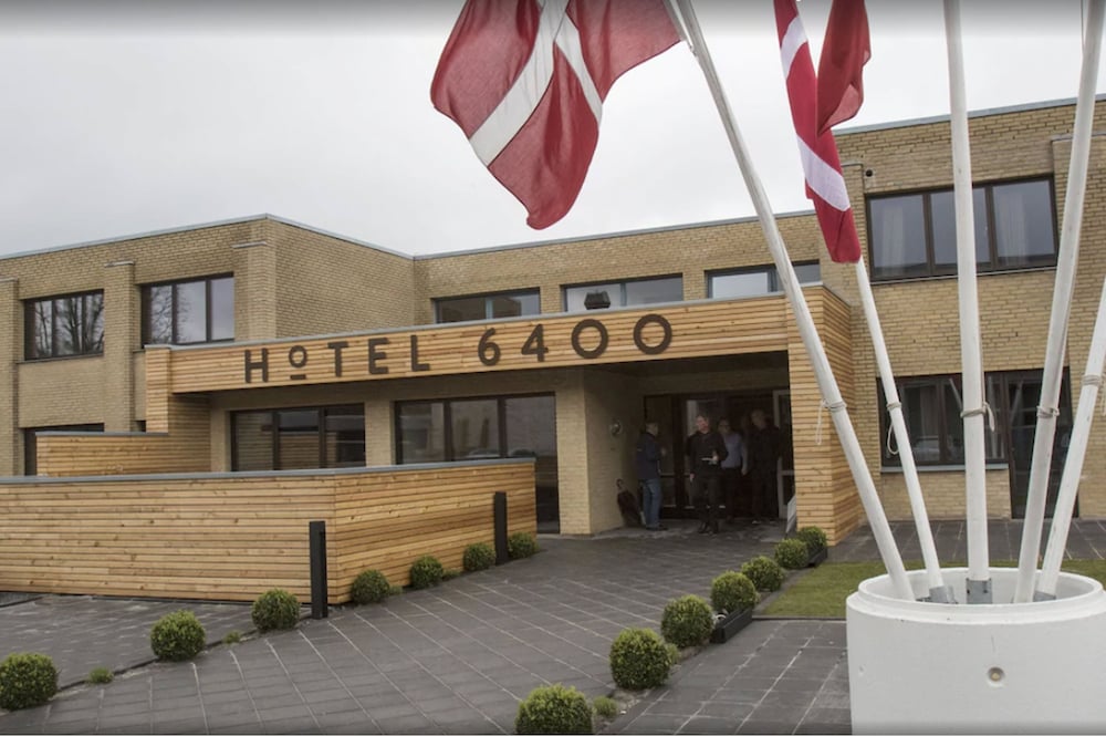 hotel 6400