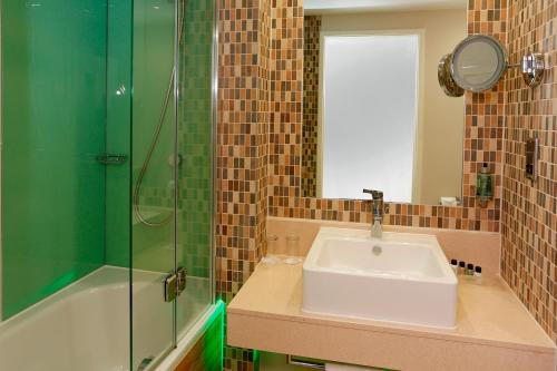 holiday inn southend by ihg