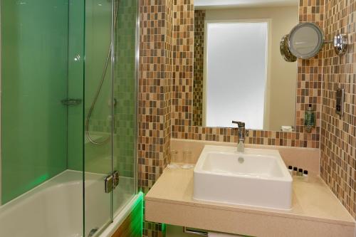 holiday inn southend by ihg