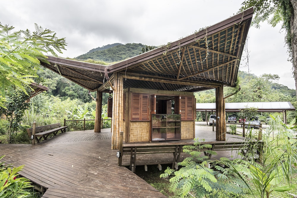 banana bamboo ecolodge