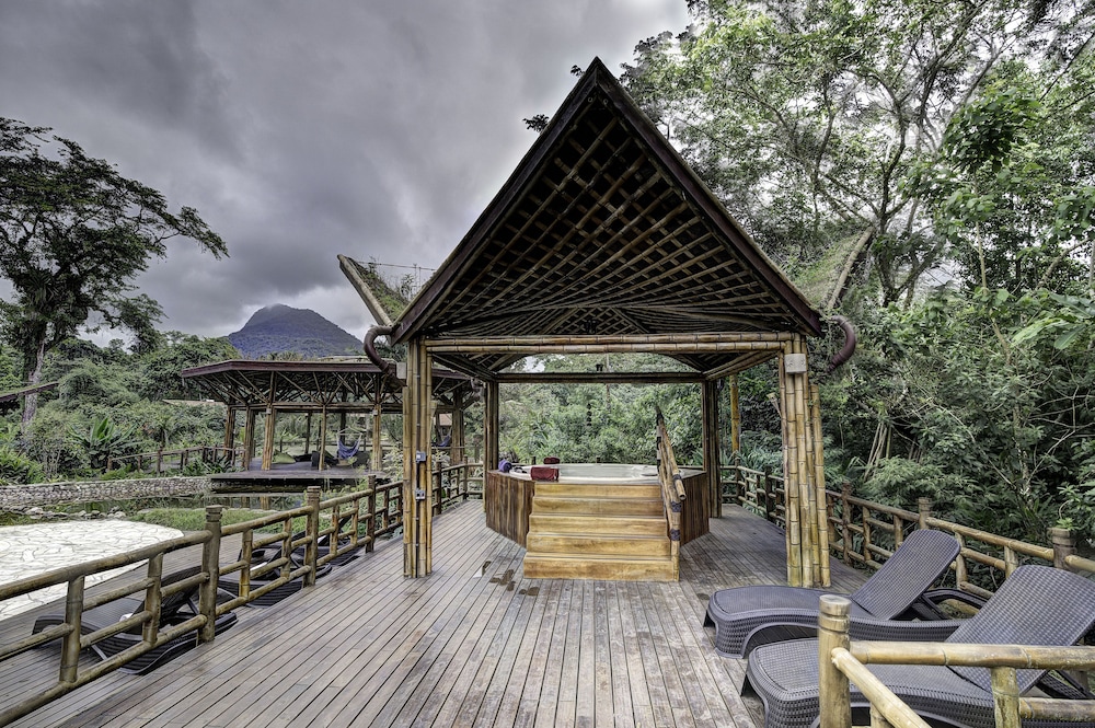 banana bamboo ecolodge