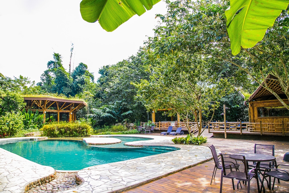 banana bamboo ecolodge