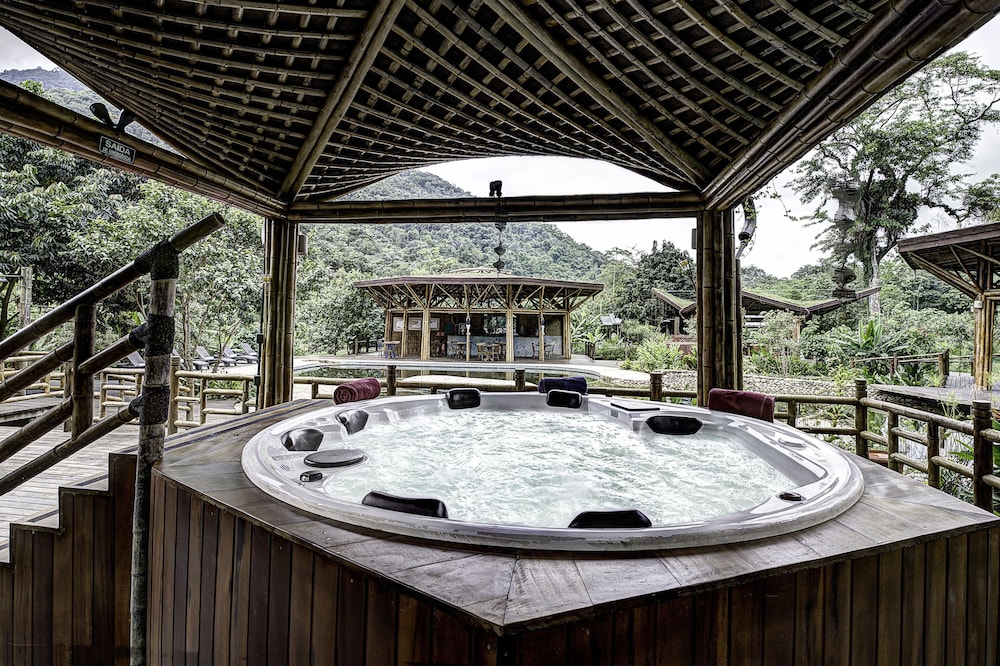 banana bamboo ecolodge