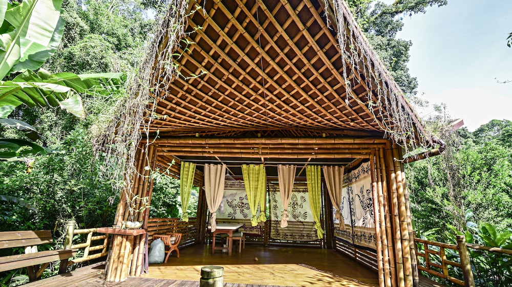 banana bamboo ecolodge