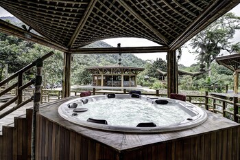 banana bamboo ecolodge