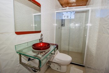 piratas do morro pousada hostel