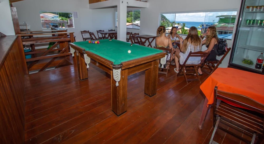 piratas do morro pousada hostel