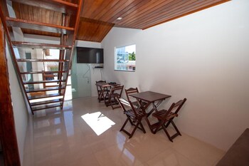 piratas do morro pousada hostel