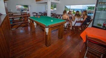 piratas do morro pousada hostel