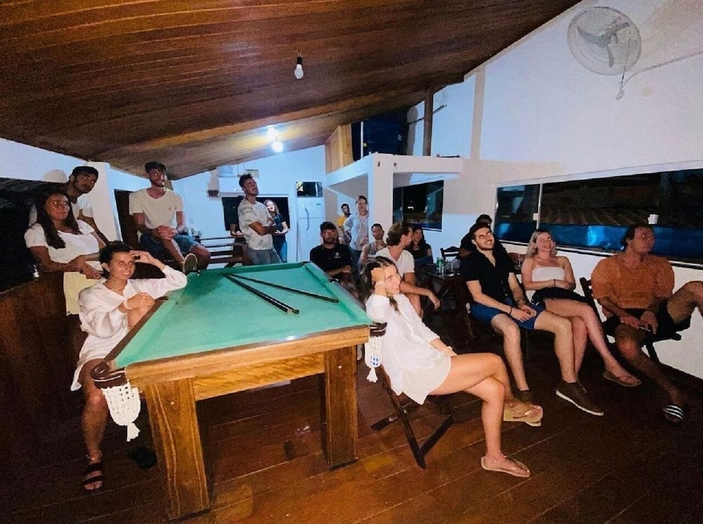 piratas do morro pousada hostel