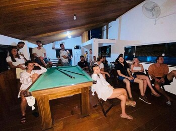 piratas do morro pousada hostel