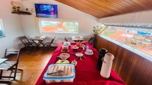 piratas do morro pousada hostel