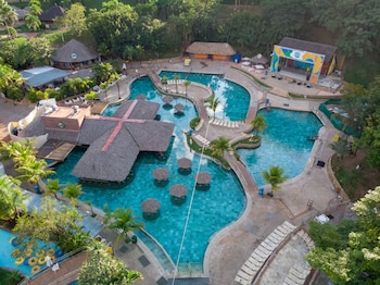 rio quente resorts eco chales
