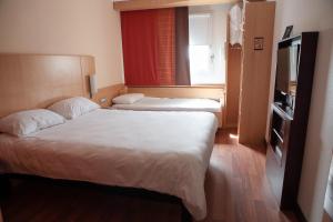 Ibis Albert Pays De Somme,Amiens>>Albert,3 star