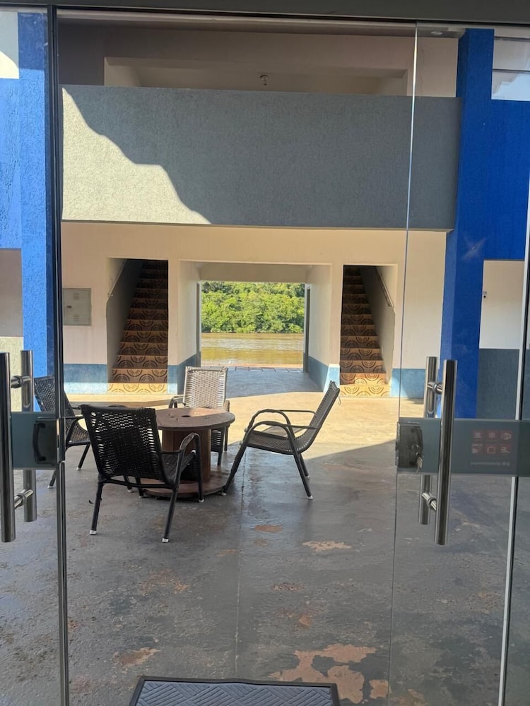 hotel pintado azul