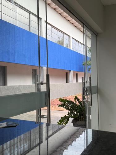 hotel pintado azul
