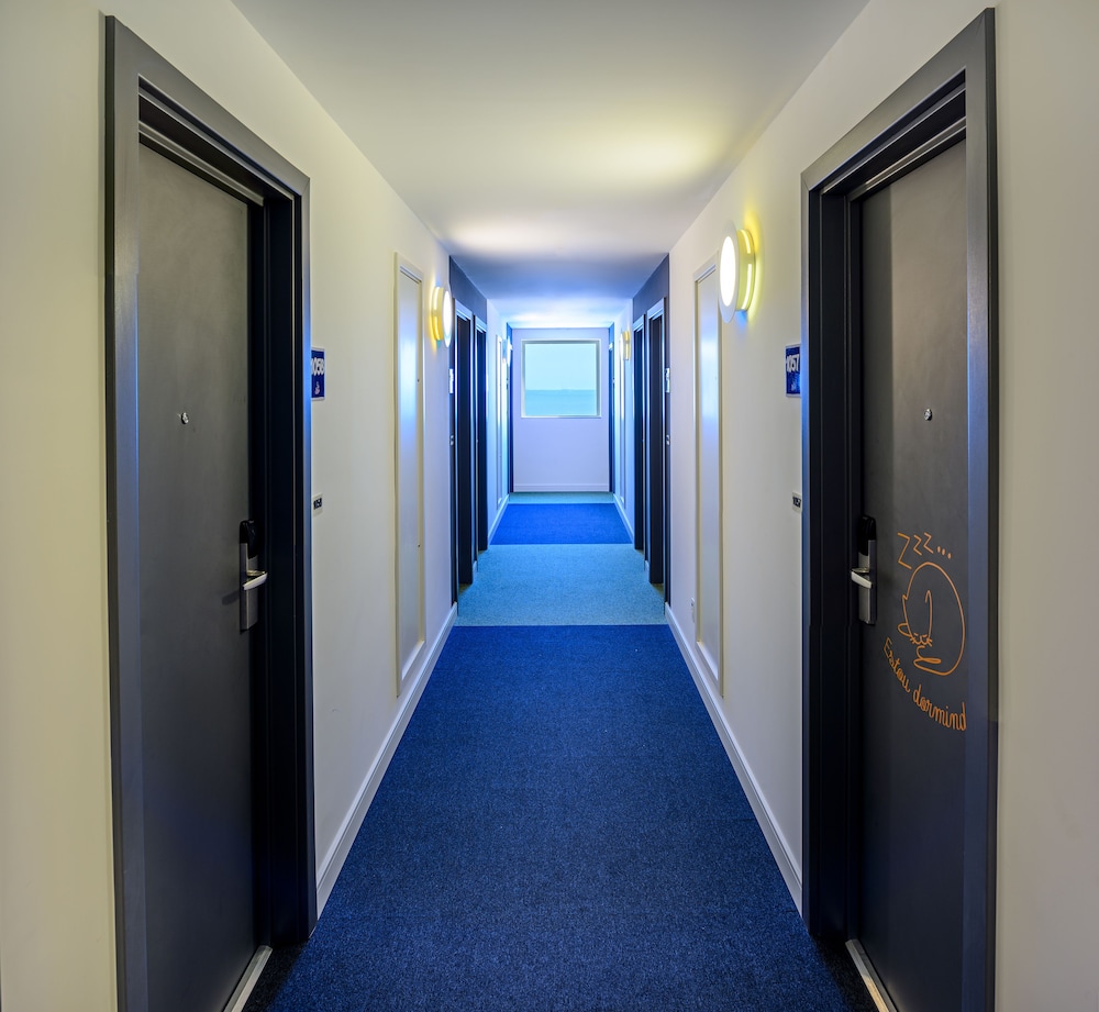 Ibis Budget Santos Gonzaga,Guaruja>>Beach Edge Gardens,3 star