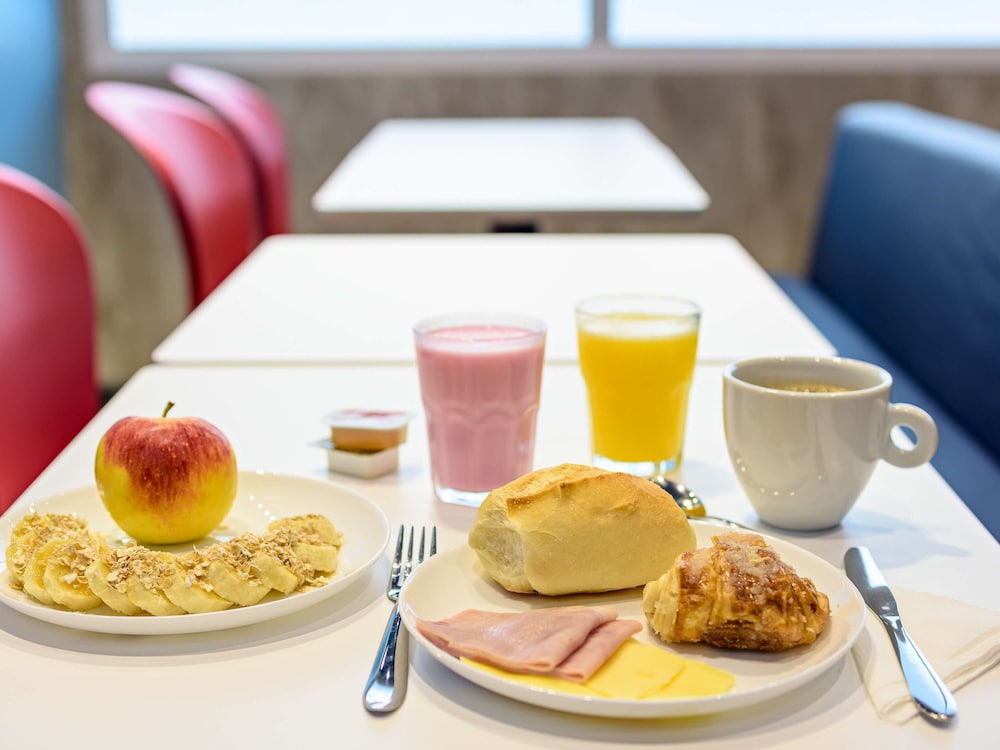 Ibis Budget Santos Gonzaga,Guaruja>>Beach Edge Gardens,3 star