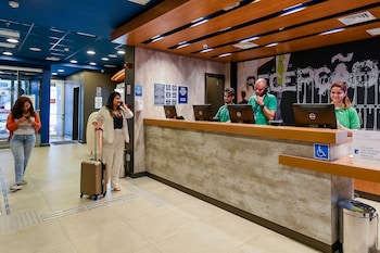 ibis budget santos gonzaga