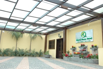 maria plaza hotel