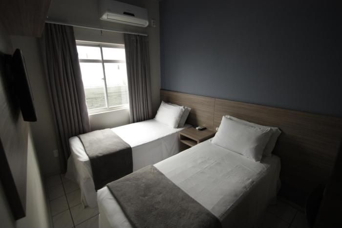kennedy slim hotel