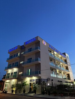 Dallas Hotel Premium,,3 star