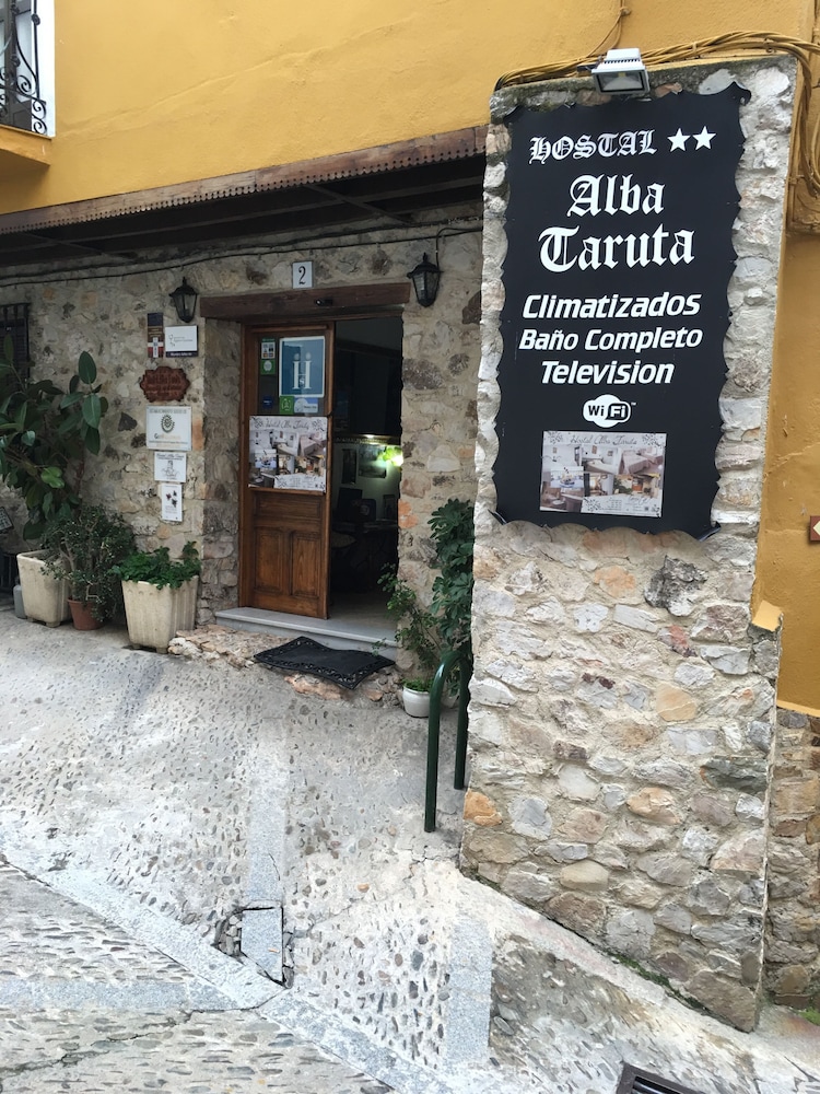 hostal alba taruta