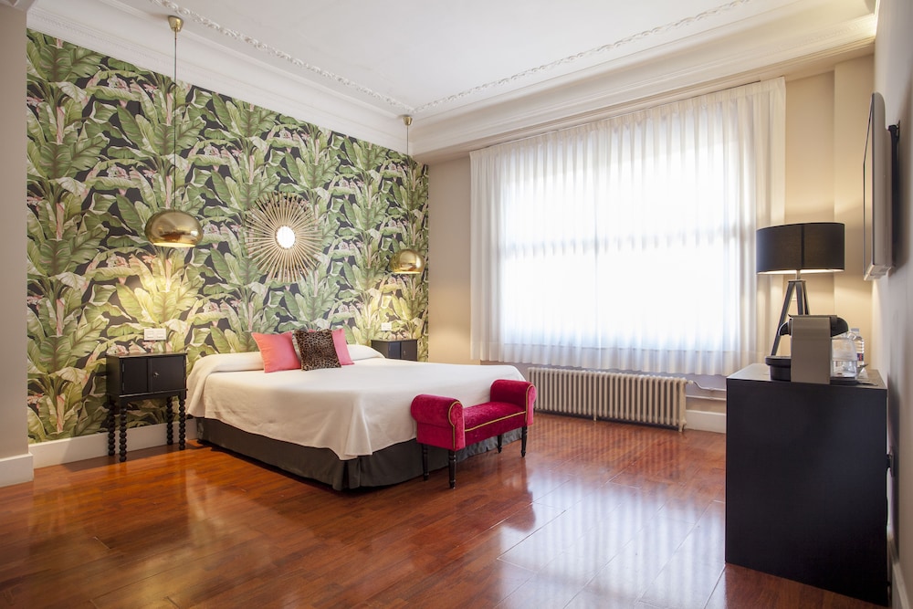 hi valencia boutique