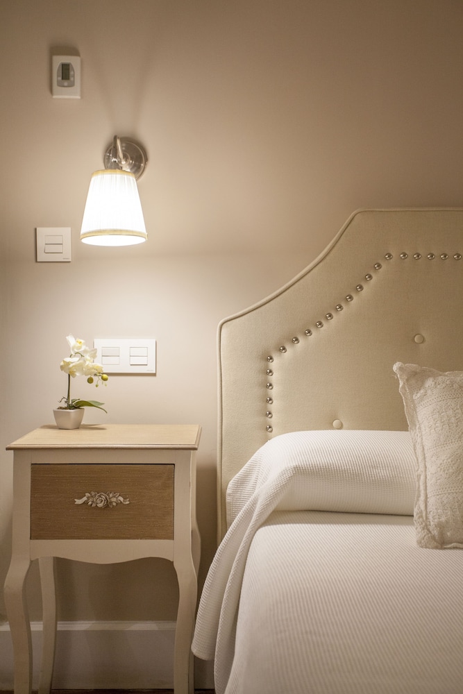 hi valencia boutique