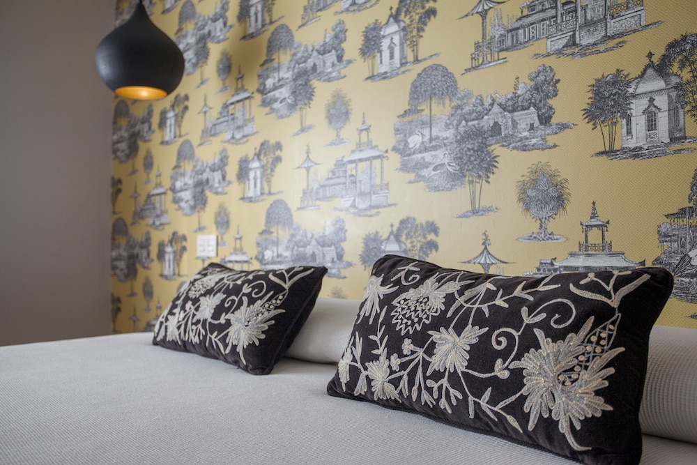 hi valencia boutique