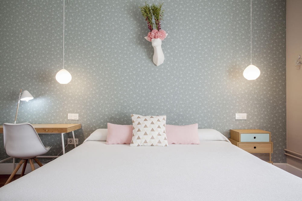 hi valencia boutique